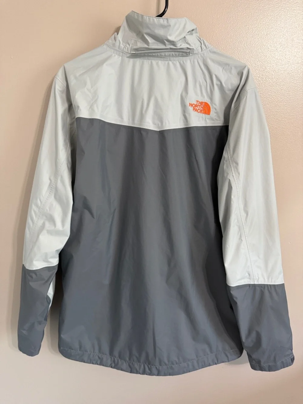 The North Face Men's Two-Tone Gray Windbreaker Orange Accents Waterproof M - Picture 2 of 13